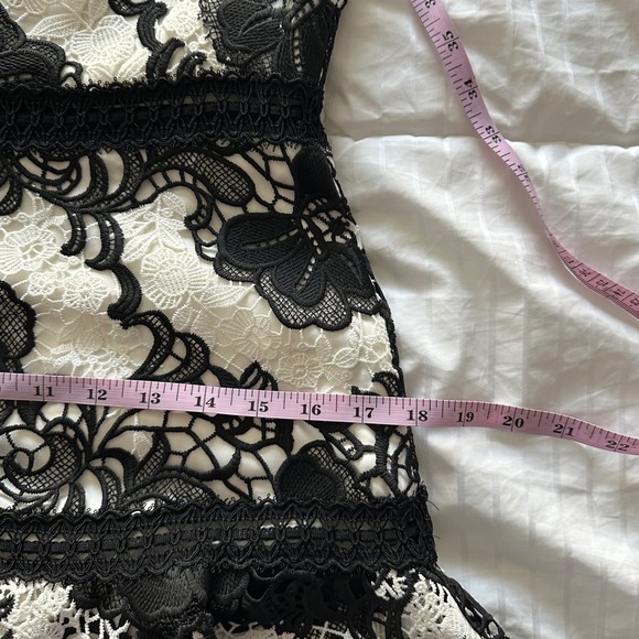 Alexis Sheena Black & White Floral Guipure Lace Tiered Mini Dress M - Picture 11 of 14